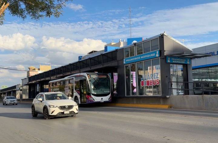 Exhortan a respetar carril del JuárezBus para evitar accidentes