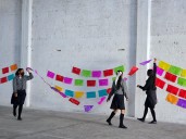 Estudiantes poblanos elaboran papel picado para el Día de Muertos