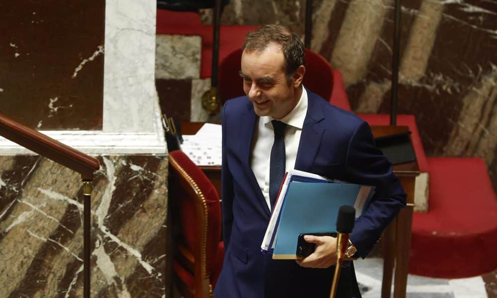 Fracasan las dos mociones de censura contra el gobierno del macronista Sébastien Lecornu