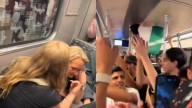 Video de mujeres llorando en el metro de Berlín rodeadas por jóvenes con bandera palestina causa controversia