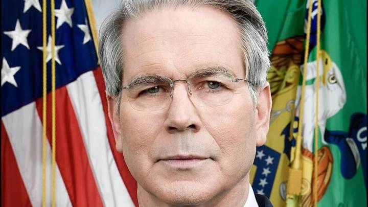 Scott Bessent calificó de “peronista americana” a una senadora demócrata y la comparó con Eva Perón