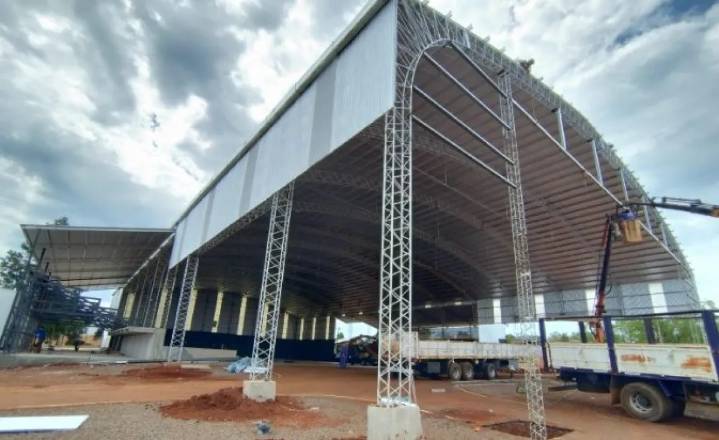 San Vicente amplía el polideportivo municipal para la 40° Fiesta Nacional de la Madera
