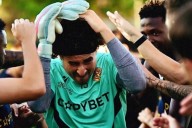 Se queda Memo Ochoa sin técnico en el Limassol