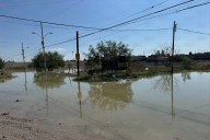 Debido a desborde de presa por las lluvias, cuatro viviendas resultan afectadas