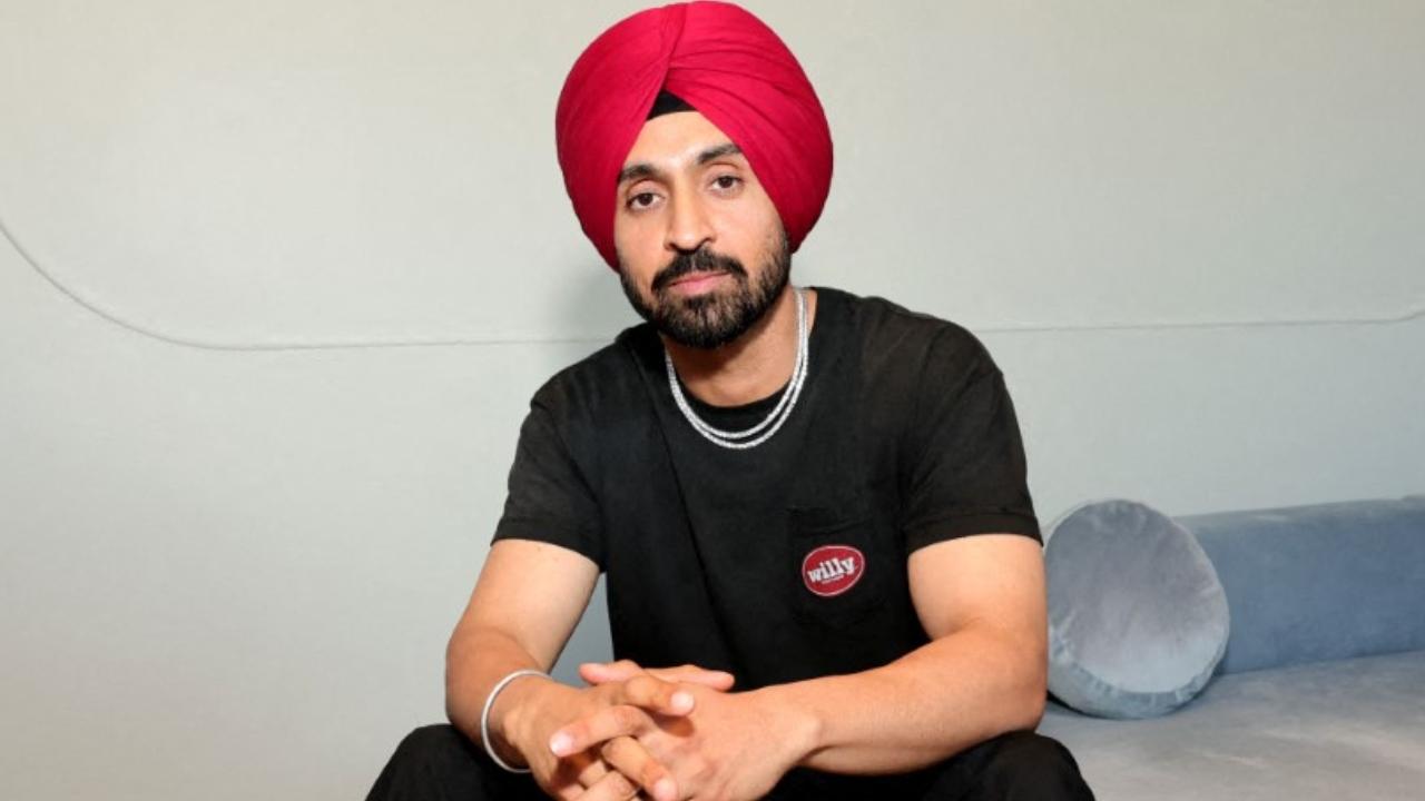 Khalistani outfit threatens Diljit Dosanjh for touching Amitabh Bachchan's feet