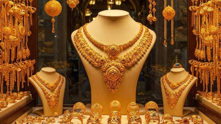 Dhanteras 2025 Gold Rate: Check 22 & 24 Carat Prices In Delhi, Mumbai, Pune, Other Cities