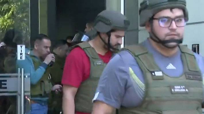 Intenso operativo en edificio de Las Condes: hay un detenido por robo con intimidación