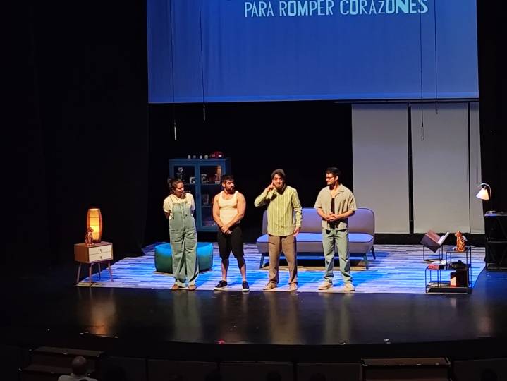 “Manual Básico de Lengua de Señas” conquista al público en el FIAC León
