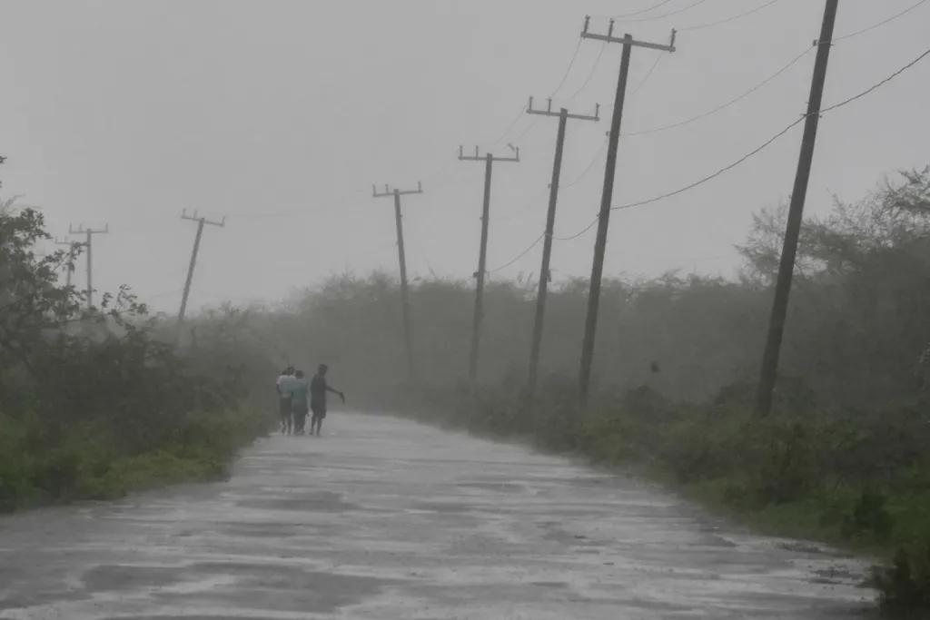Category 5 Hurricane Melissa brings flooding and catastrophic winds to Jamaica