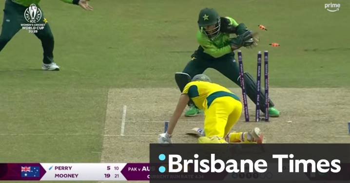 Perry stumped in disastrous Aussie innings