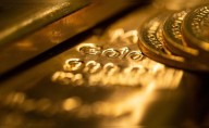 El precio del oro brilla más que nunca y bate los US$4.000 por primera vez en la historia