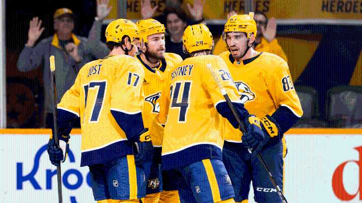Predators defeat Canucks, end 4