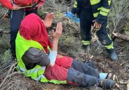 Un hombre resulta herido cuando trabajaba con una desbrozadora en un monte en Ibias