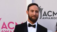 Ruston Kelly announces engagement