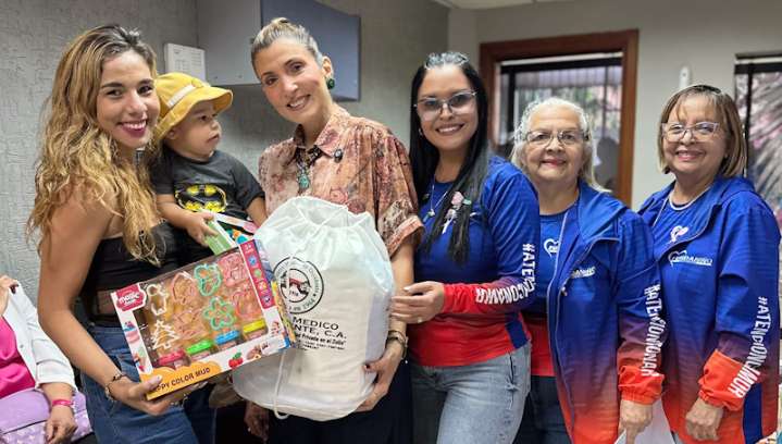 Fundaniño entrega a madres carabobeñas canastillas y medicamentos