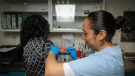Aplicarán vacunas gratuitas contra influenza y neumococo en Toluca el próximo 28 de octubre