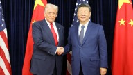 Trump inquieto, Xi impasible y un saludo de 30 segundo que ha terminado en acuerdo comercial