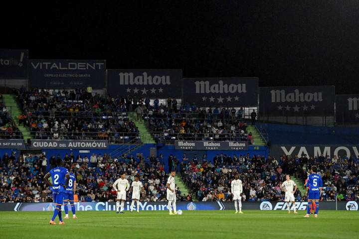 Why La Liga players are staging a standstill protest. Plus: Welcome to EPL sacking season