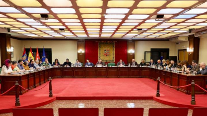 Móstoles da luz verde a una nueva bajada del IBI para "amortiguar" la tasa de basuras