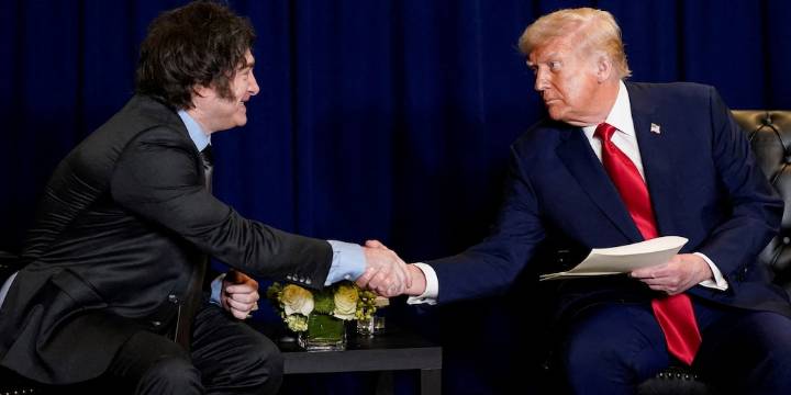 Caputo y Bessent cerraron los términos del salvataje financiero y Trump haría el anuncio oficial cuando reciba a Milei en la Casa Blanca