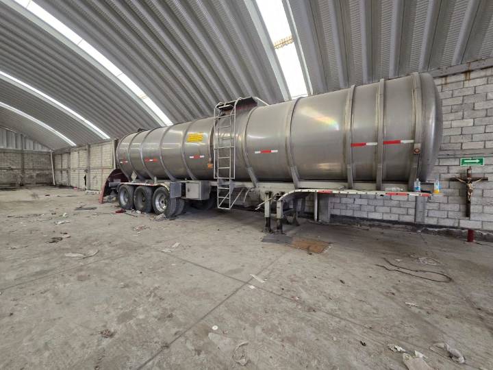 Localizan bodega en Huehuetoca con mercancía y vehículos robados valuados en más de 2 millones de pesos