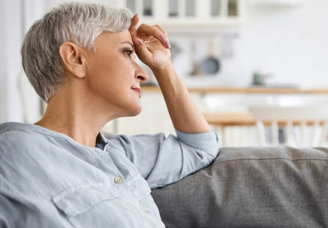 Solo 4 de cada 10 mujeres con menopausia consulta sus dudas con un especialista