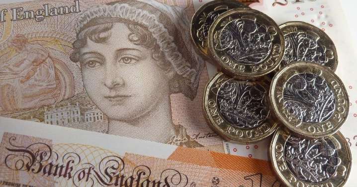 'I'm a banking fraud expert - this is my number one tip to keep your money safe'