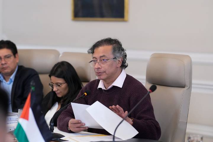 Los jalones de oreja de Petro en consejo de ministros: despidió al viceministro de Agua