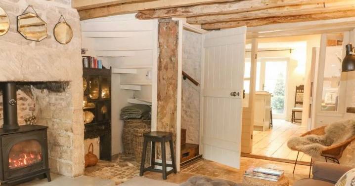 The Snug cottage with a lovely pub in a Cotswold town you may never have heard of