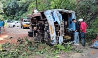 Wedding vehicle overturns on way to Kukke Subrahmanya: Over 20 hurt, many seriously injured