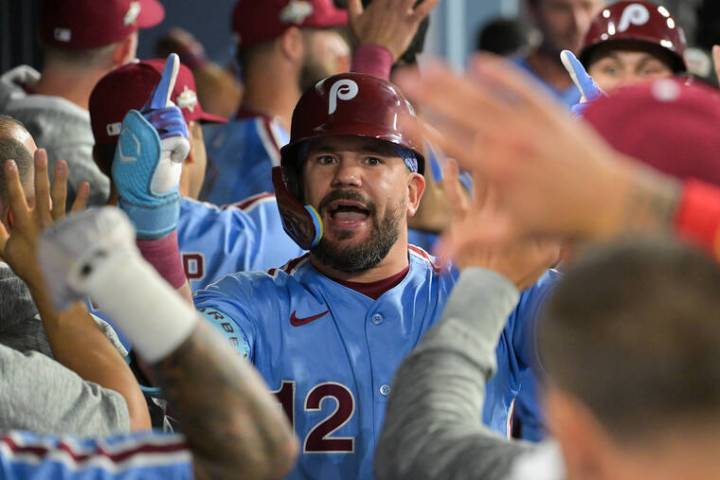 Kyle Schwarber’s 2 homers help Phillies top Dodgers, avoid sweep