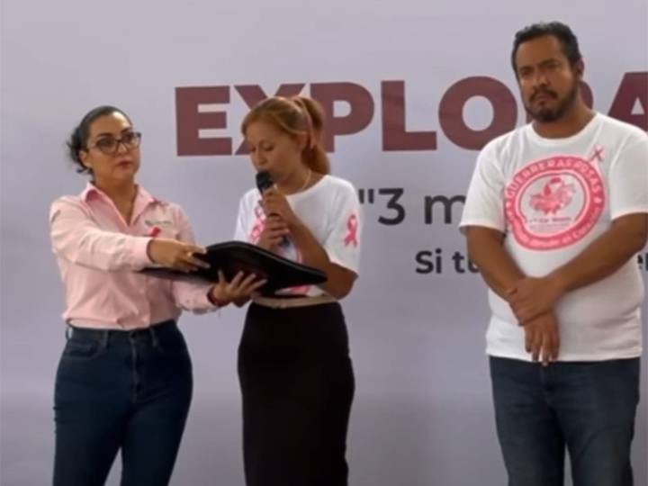 ‘Falla’ micrófono durante denuncia por falta de medicamentos
