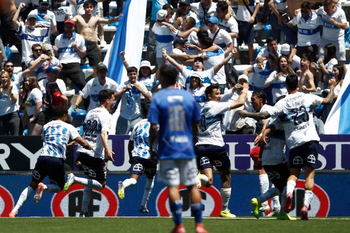 VIDEOS. Un clásico sin rejas y un parón por el calor que costó caro: el “lado B” del triunfo de la UC ante la U en el Claro Arena