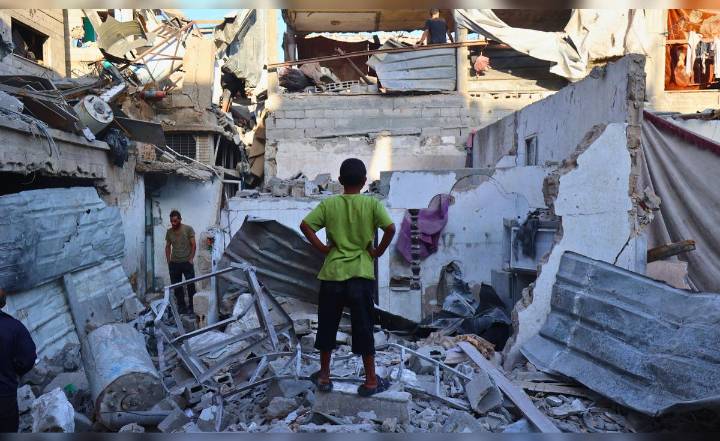 Gaza está enterrada bajo 61 millones de toneladas de escombros tras dos años de guerra, según un informe de la ONU