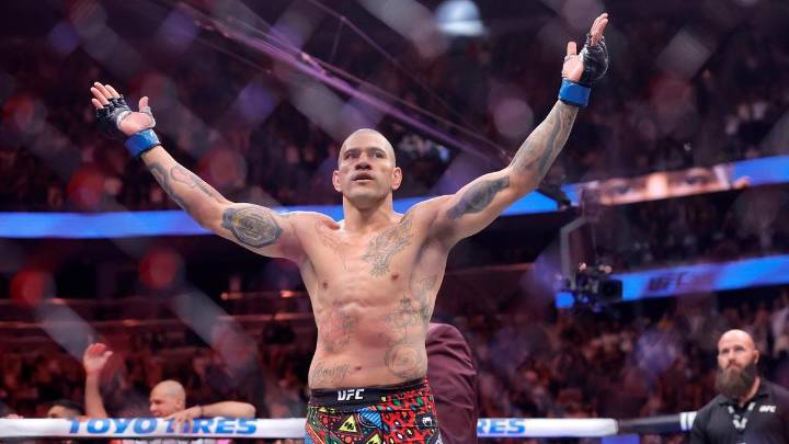 Boxing 
                                          Premium
                                        Pereira dethrones Ankalaev at UFC 320