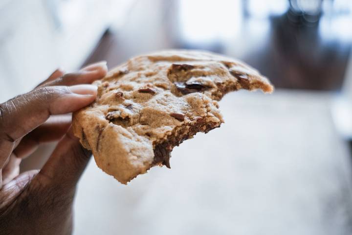 7 Common Causes of Sugar Cravings and How to Keep Them in Check