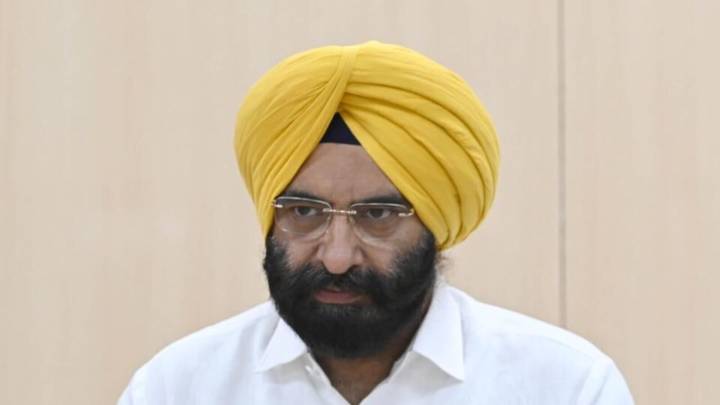 Delhi Air Pollution: Minister Sirsa claims AAP forcing farmers to burn stubble