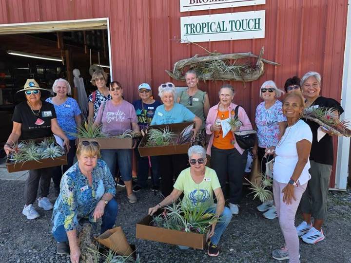 Clermont Garden Club’s Field Trip To Russell’s Bromeliads