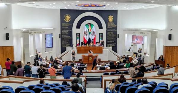 Retiran diputados dictamen sobre paridad de género en la UASLP