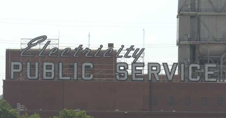 PSO'S PLANS: Crews prepare overhaul of transmission lines in parts of Tulsa and Jenks