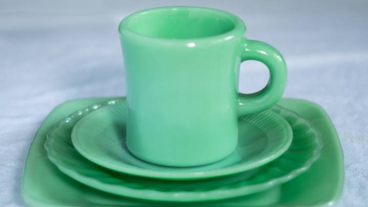 The Vintage Green Glassware You Should Never Pass Up When Thrifting