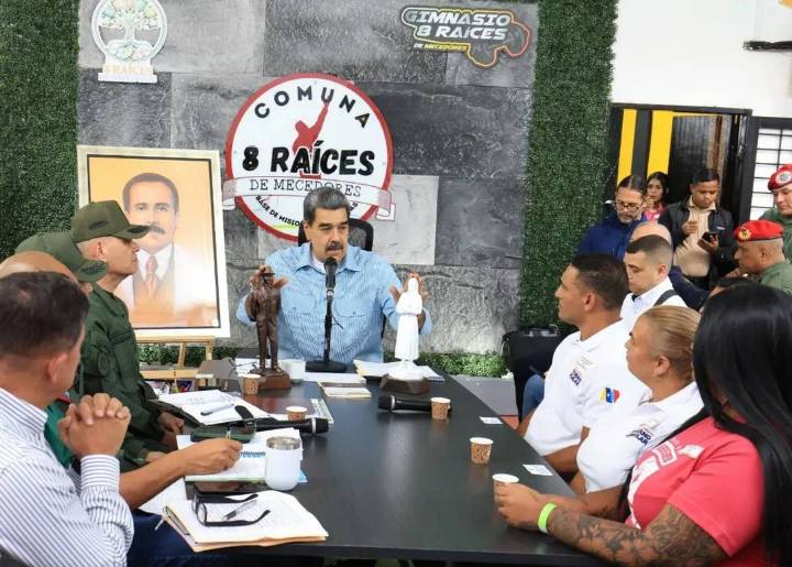 Maduro pidió crear aplicación para que la gente reporte “todo lo que ve, todo lo que oye”