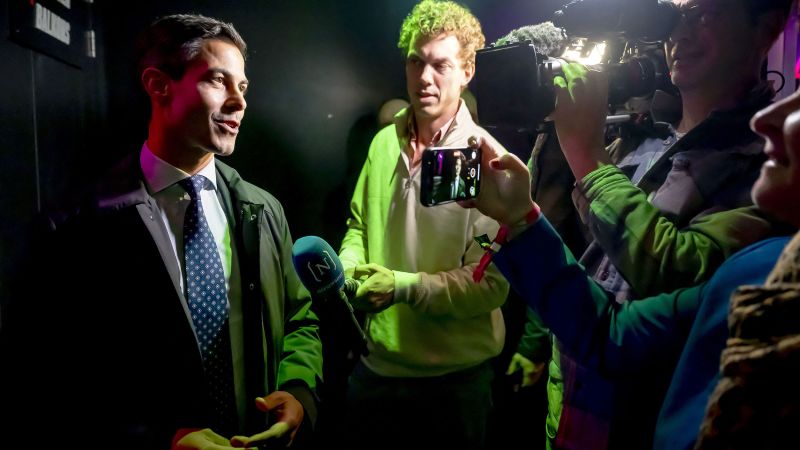 Dutch far right loses ground, opening door for centrist coalition talks