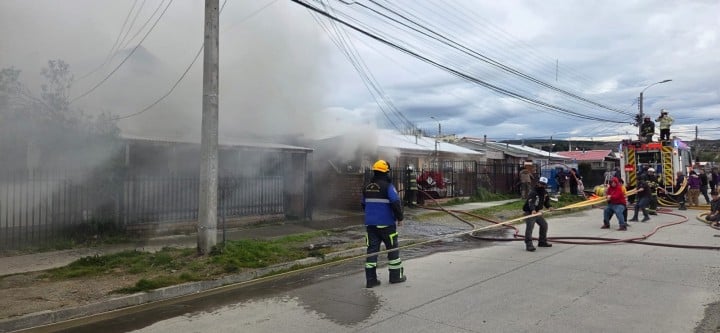 Incendio con explosión en la Población Silva Henríquez