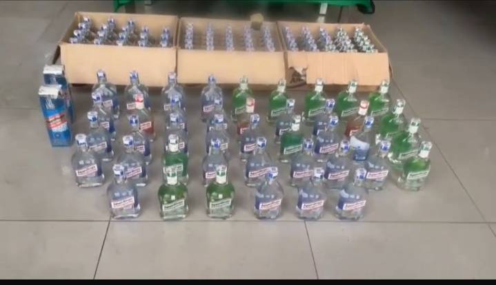 Pretendían comercializar 197 botellas de licor adulterado