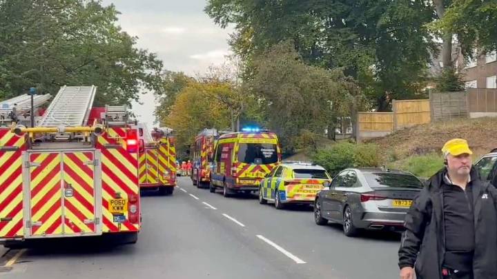 Four injured after car ramming, stabbing outside synagogue in Manchester