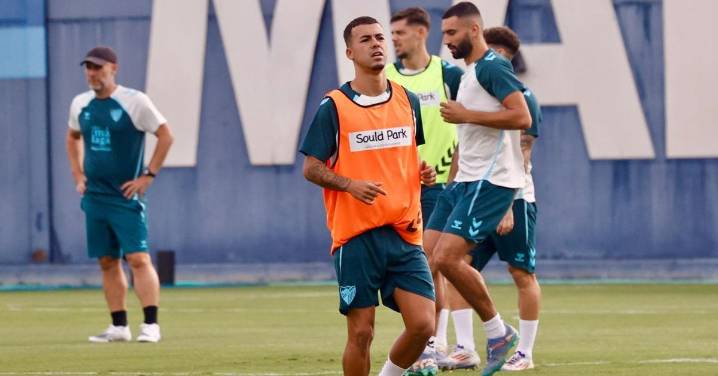 Entrenamiento Málaga CF: Rafita y Recio repiten con el primer equipo y apuntan al Sardinero