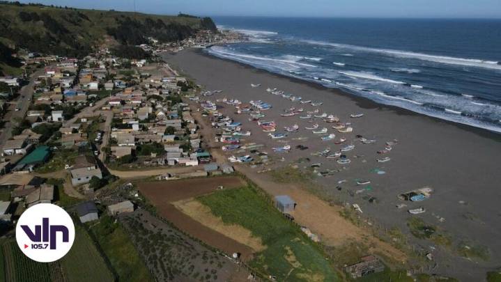 Gobierno se compromete a entregar terrenos fiscales a Licantén para mejorar caleta Pichibudis