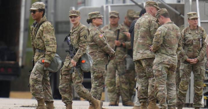 Tropas de la Guardia Nacional de Texas llegan a Illinois a pesar de la oposición demócrata