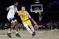 NBA: Un Doncic de récord devora a los Wolves y Hugo González se estrena con los Celtics en la NBA anotando 6 puntos
